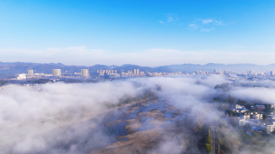【微视】崇阳：晨雾绘卷 城乡新篇