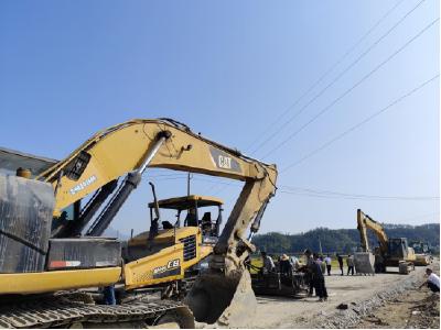 崇阳县港口乡：修建四好农村路  铺就幸福阳光道