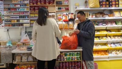 崇阳：年关将至  炒货飘香