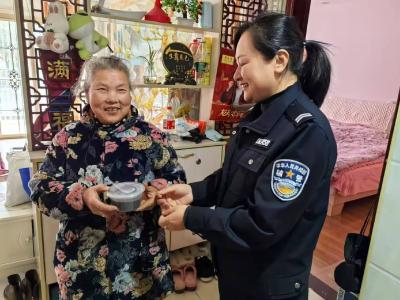 崇阳公安：爱心腊八粥 浓浓警民情