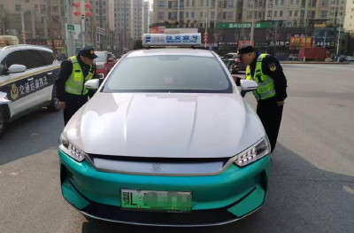 崇阳县开展规范客运出租车经营行为专项行动