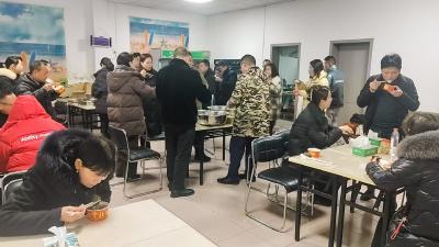 中国人寿崇阳支公司：团圆共庆  温暖相伴