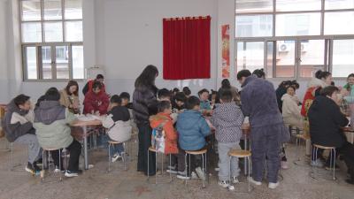 崇阳县渣冲村：团团圆圆“闹”元宵