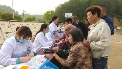 春风渡乡野 仁心“种”安康