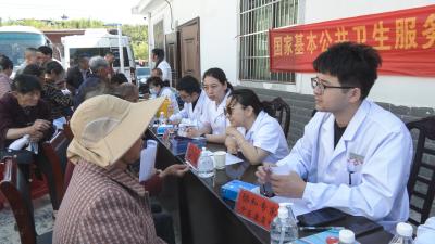 崇阳县人民医院“走基层·保健康”义诊活动走进路口镇梅花村