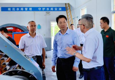 徐小兵来崇阳县调研重点工作时要求：压紧压实工作责任  持续提升基层治理水平