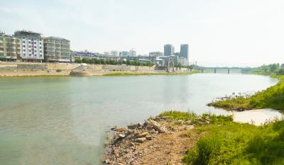 县领导调研陆水水质提升工作时强调：统筹推进水资源、水环境、水生态治理   提升陆水流域生态环境质量