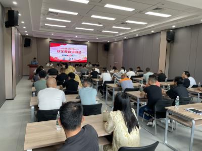 崇阳县通衢公路养护公司开展安全教育培训