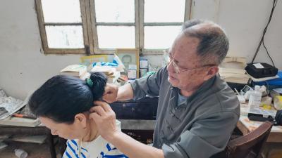 崇阳：“一根银针”传承百年医脉
