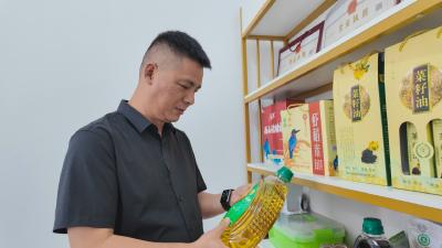 【楚商返乡·创在崇阳】程明刚：乡情难忘“乡”味浓