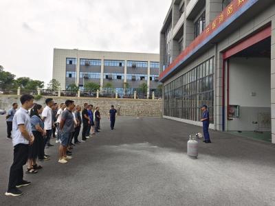 崇阳县30家物流快递企业拧紧安全生产“安全阀”