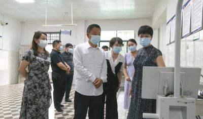 市政协调研组来崇开展食品安全调研督导工作