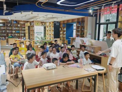 崇阳：“慧悦读”  爱心托管班里的多彩假期