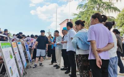 崇阳县人社局：政策法规宣讲“直通车”开进“厂门口”