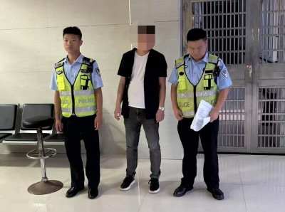 酒驾、无证驾驶，还挑衅民警？ 拘留所里“醒醒酒”吧！