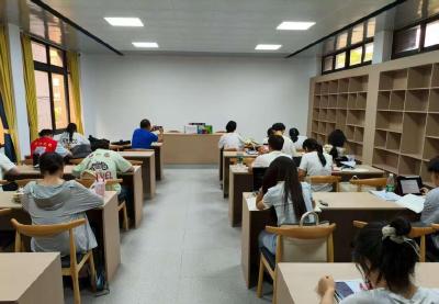 备考不孤单  崇阳县图书馆打造“能量补给站”