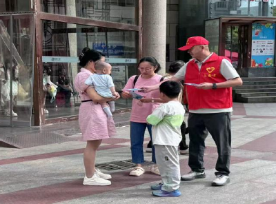 垃圾分类我参与   文明社区更美丽