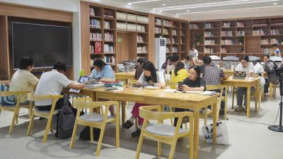 清凉一“夏”阅山河   崇阳县图书馆变身文化避暑港湾