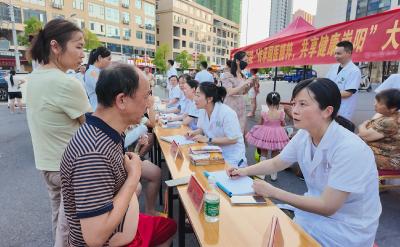 崇阳：夜市变身“中医课堂”   群众沉浸式感受中医魅力