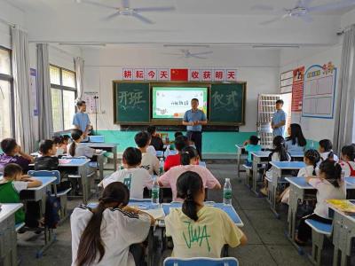 高校学子为乡村儿童点亮夏日精彩！崇阳县金塘镇暑期学堂开班啦~  