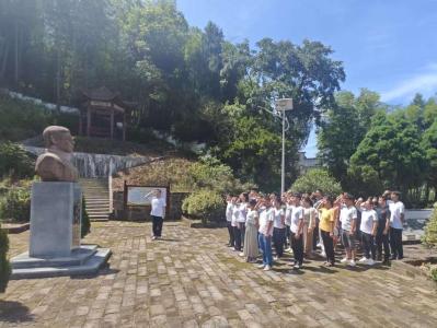 崇阳县金塘镇：庆七一践初心  担使命谱新篇