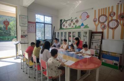 崇阳县高枧乡：农家书屋飘“廉”香   清风廉韵润心田