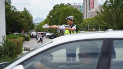 咸宁崇阳：无惧“烤”验！致敬高温下的劳动者