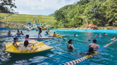 【融媒视点】崇阳：夏日“亲水经济”引爆文旅消费热情