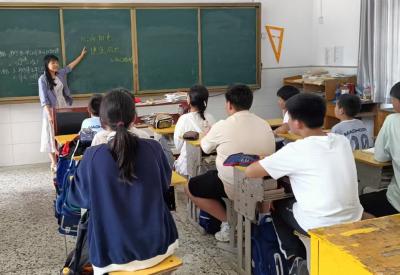 用爱坚守教育的初心——记崇阳县实验小学教师刘君霞