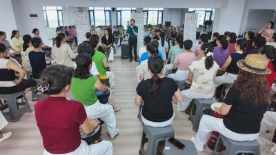 崇阳县老年大学：特色课程“圈粉”银发族