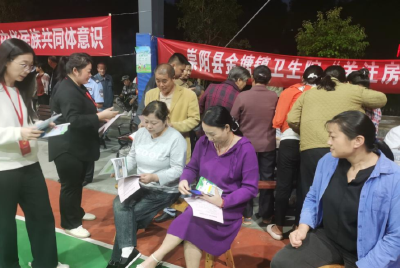 崇阳县金塘镇：人大代表齐上阵   禁毒反诈入人心