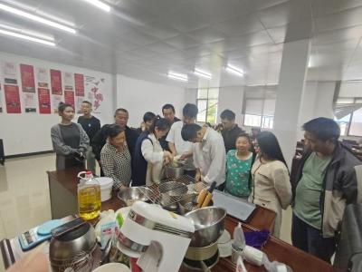 崇阳县义源村：村头学技  家门口致富