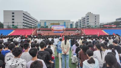 赓续红色血脉   崇阳县英模进校园开展爱国主义教育