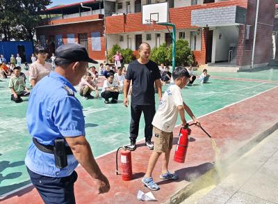 崇阳县高枧乡：消防演练进校园  筑牢安全“防火墙”