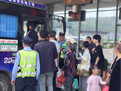 “双节”未到  “迎考”先行  崇阳交通运输执法部门立体织网护航畅安路