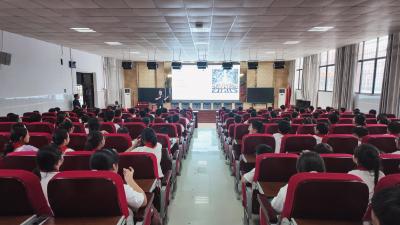 播撒科学的“种子”    2025年“荆楚科普大讲堂”走进崇阳