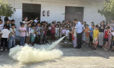 崇阳县肖岭乡开展安全知识进校园活动
