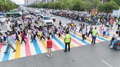 崇阳：放学路畅、居民心舒，小改造藏着大民生