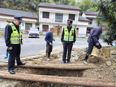 路肩岂是取水地？崇阳县及时处置一起危害公路安全行为