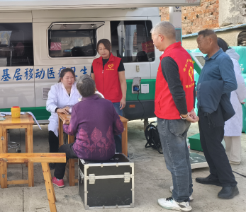崇阳县雨山村：爱在重阳节  浓浓敬老情