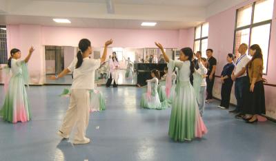 崇阳四小：让戏曲扎根校园    培育“传承者＋创新者”