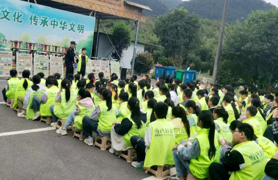 崇阳县桂花泉镇：当“警察叔叔”偶遇研学“娃娃团”