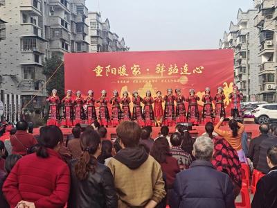 崇阳：弘扬敬老美德  关爱新就业群体