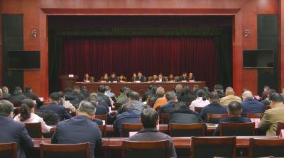 围绕“建成做强‘六大园’”，崇阳县政协十一届十七次常务委员会广纳谏言