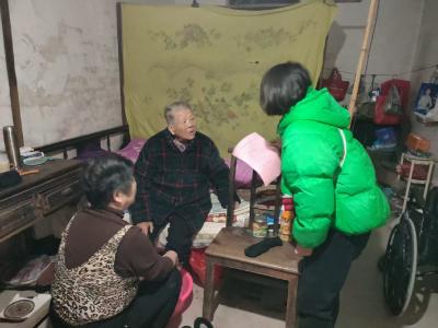 崇阳县天城镇开展森林防火和移风易俗宣传“敲门行动”