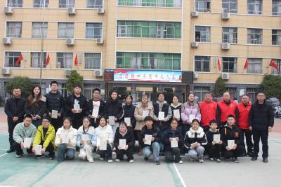 志愿精神点亮青春校园——全国最美志愿者刘细谷走进桃溪中学宣讲