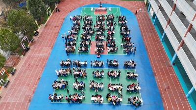 家校“零距离”！崇阳这所学校近800名师生家长包出“团圆味”