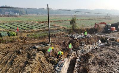 崇阳县石城镇：“以工代赈”把岗位送到群众“家门口”