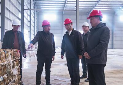 省住建厅调研组来崇开展城市管理工作调研