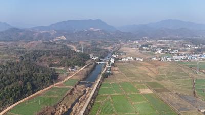 崇阳县石城镇高标准农田建设正酣